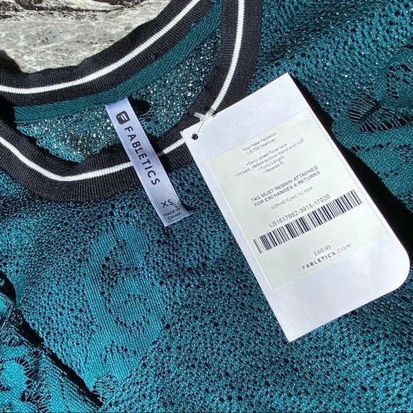 NWOT Fabletics Sophie Green Lace Top - Picture 2 of 6